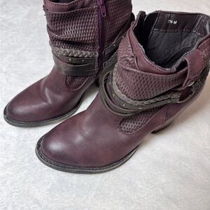 Maurices Burgundy Slouchy Boho Ankle Boots Size‎ 7.5